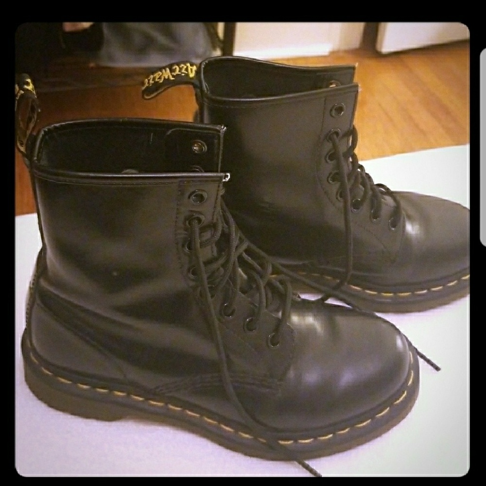 Like new black matte doc martens size 6